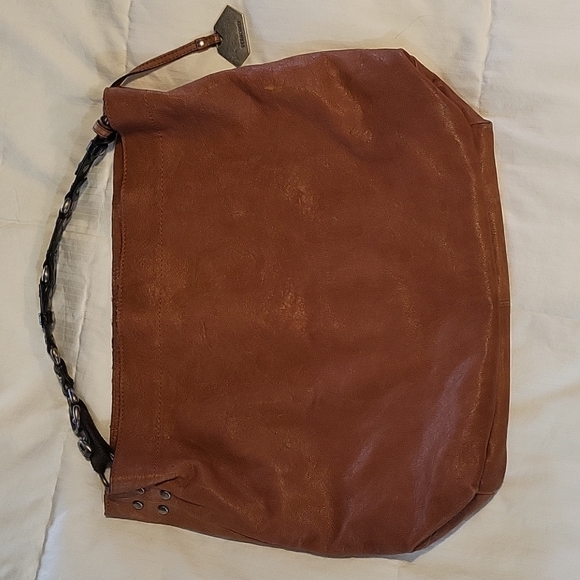 BERACAMY LEATHER TOTE - Picture 2 of 13